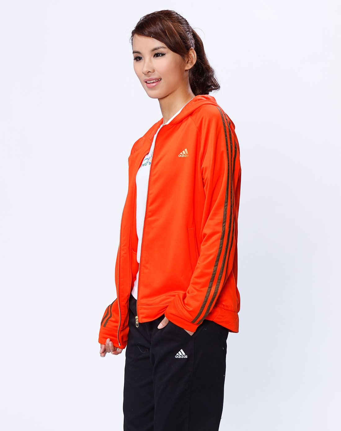 <em>阿迪达斯adidas</em>女款<em>橙色</em>连帽长袖<em>外套</em>072643