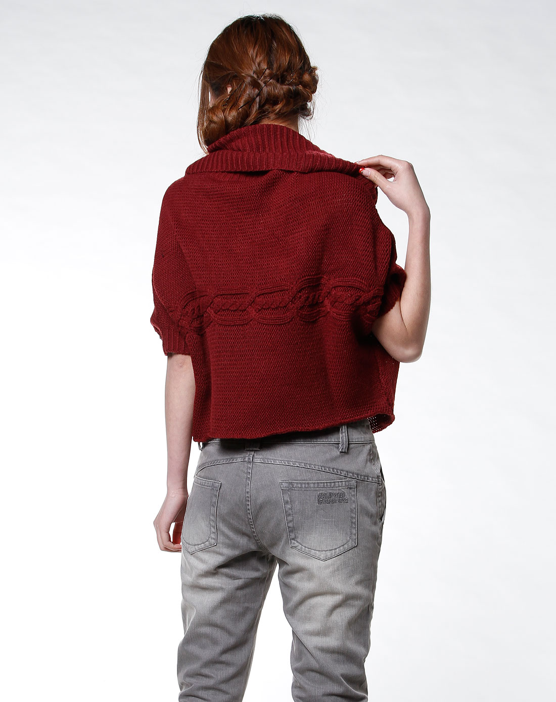 暗红色高领短袖毛衣