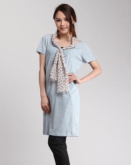 <em>DOIN女装</em>专场浅灰绿色时尚个性短袖T恤 价格