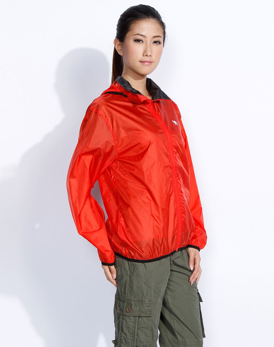 红色时尚女款风衣(3)