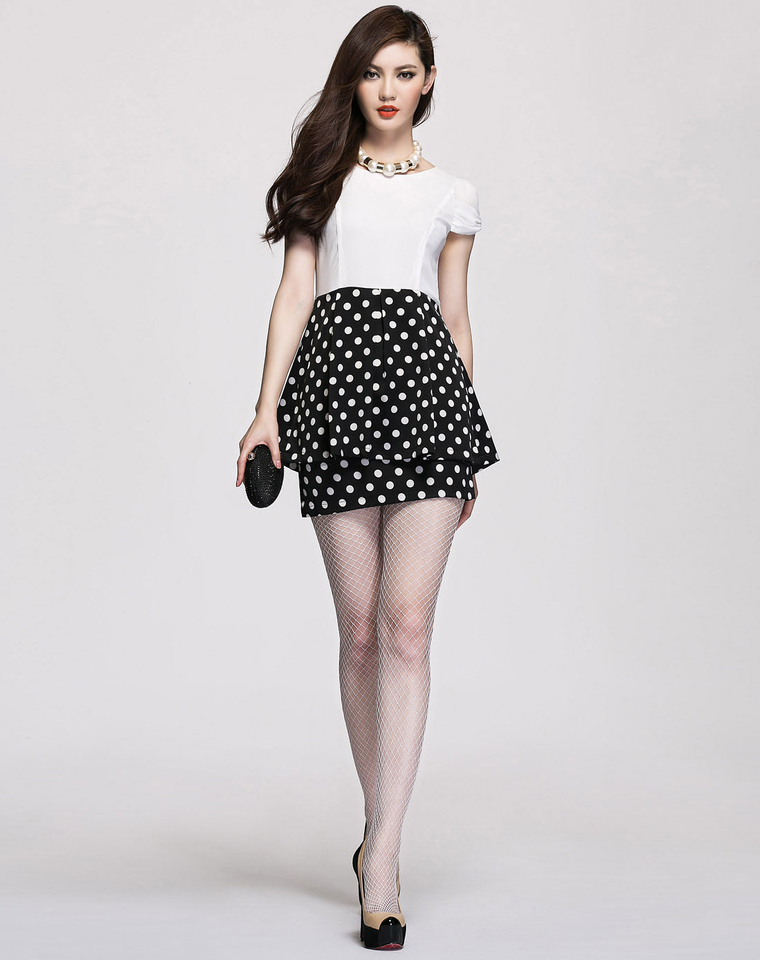  D2C 白黑两色拼接圆点印花短袖连衣裙622102