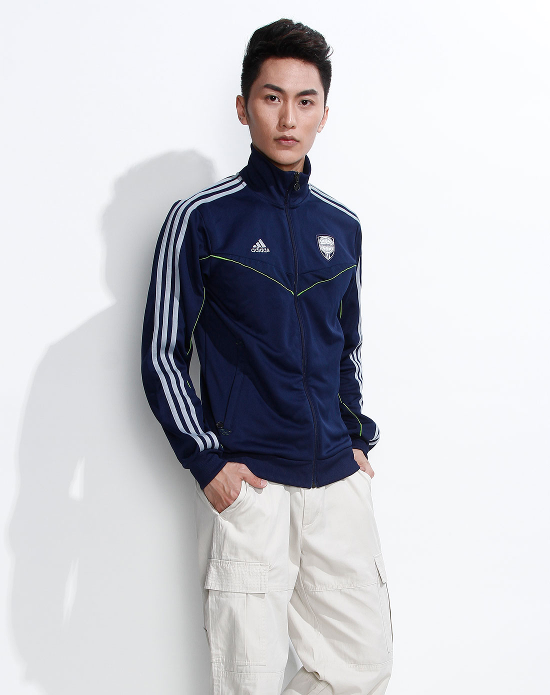 阿迪达斯adidas男款藏蓝色运动时尚长袖外套