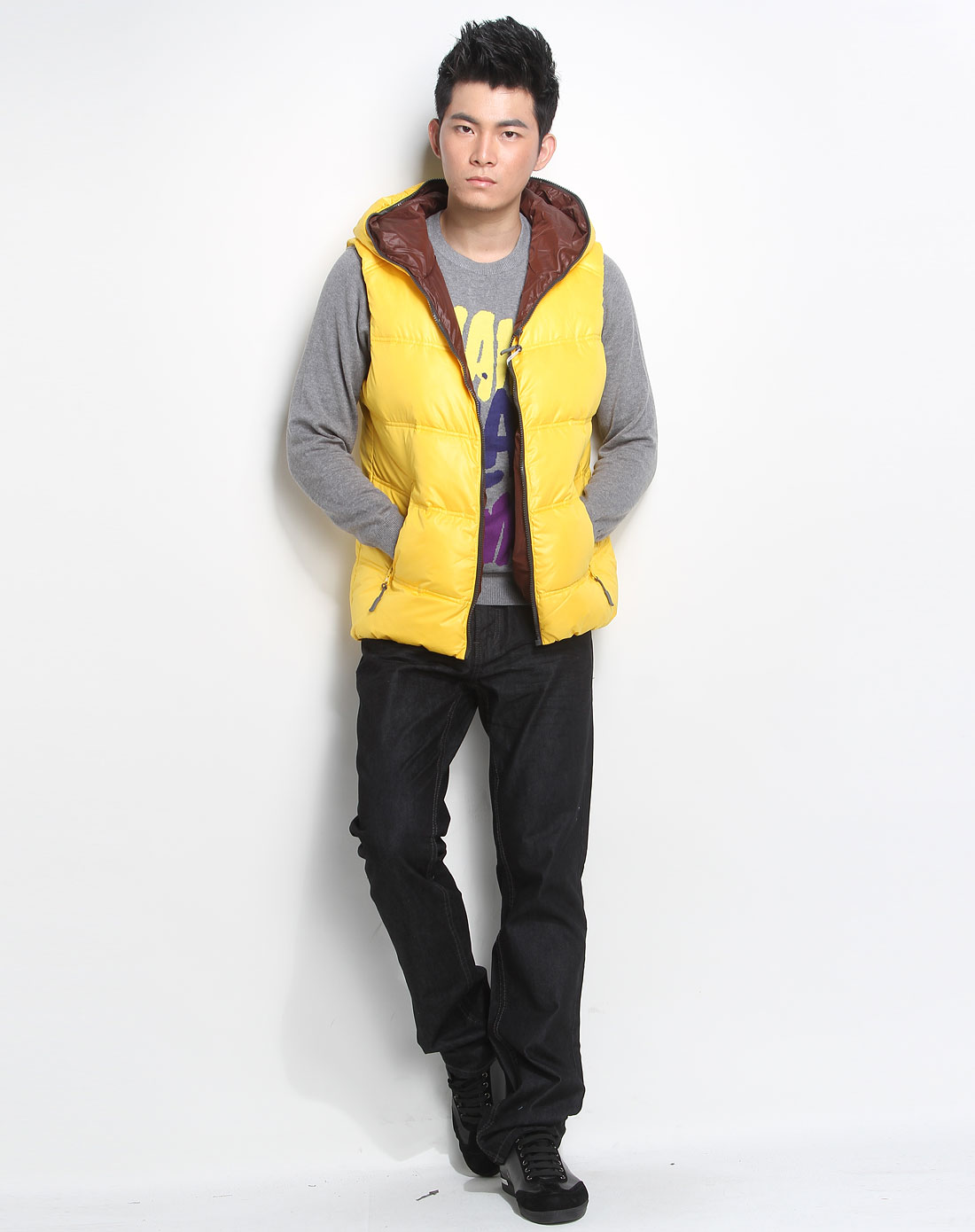 东方骆驼<em>土</em>黄色连帽拉链<em>羽绒马甲</em>7171002-土