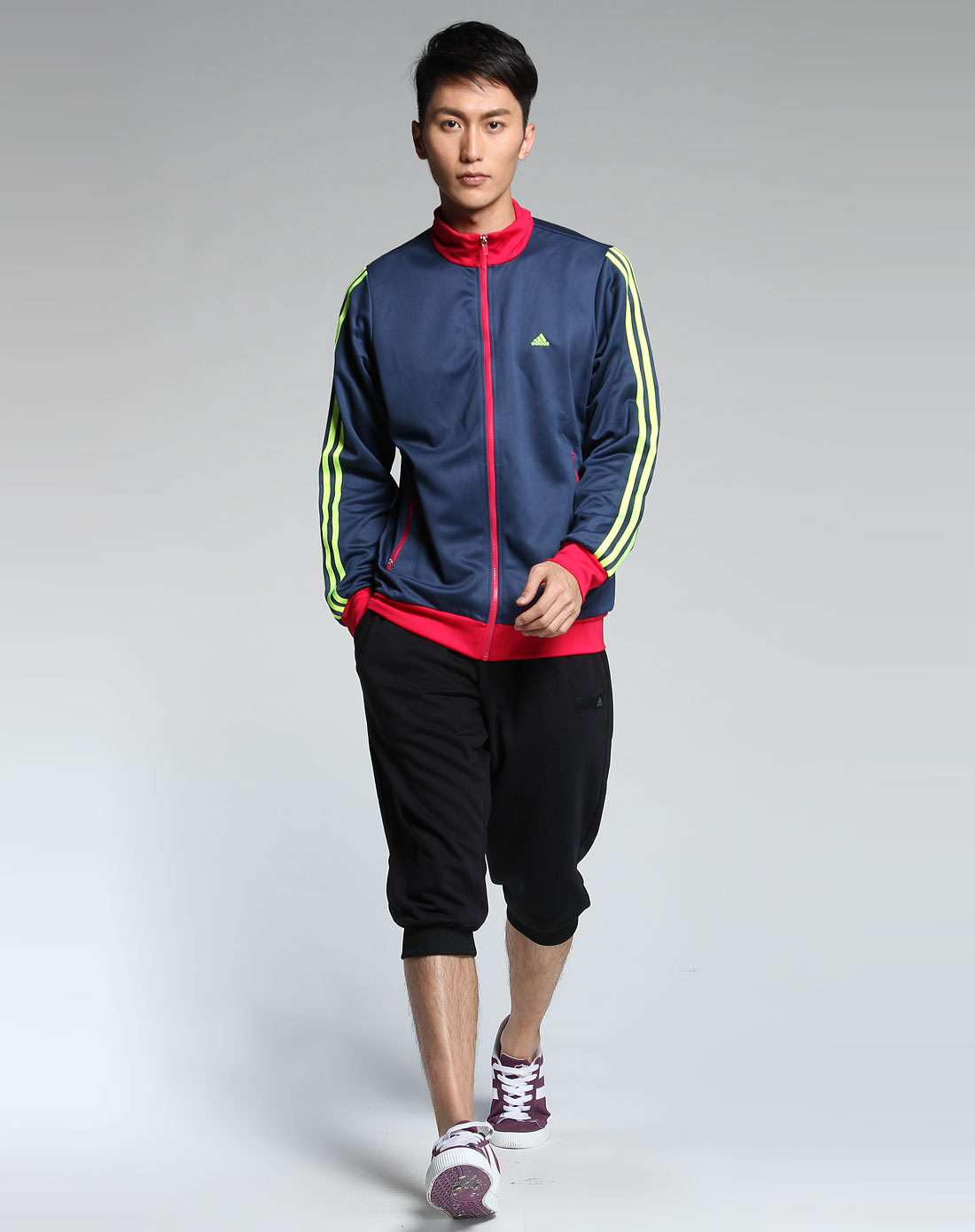 <em>阿迪达斯adidas</em>蓝色拉链立领长袖<em>针织外套</em>P7