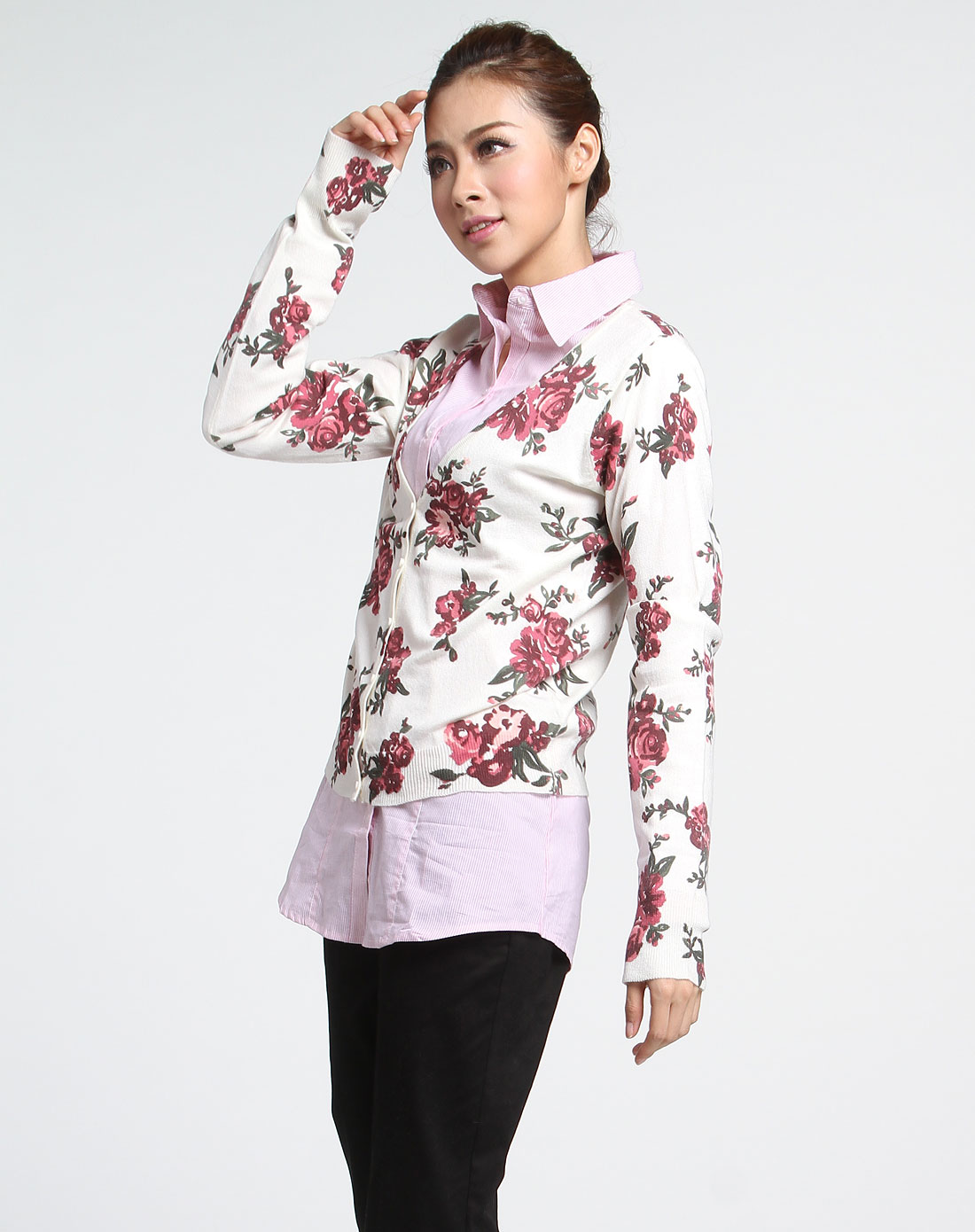 乐都特LA REDOUTE米白底红绿两色<em>印花</em>长袖