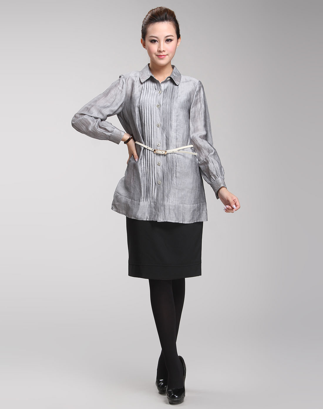 <em>凯撒</em>KAISER男<em>女装</em>女款浅灰色休闲长袖衬衫K