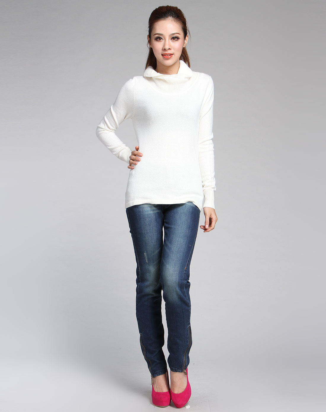 <em>白色高领毛衣</em>简约搭配中靴 _经验分享网