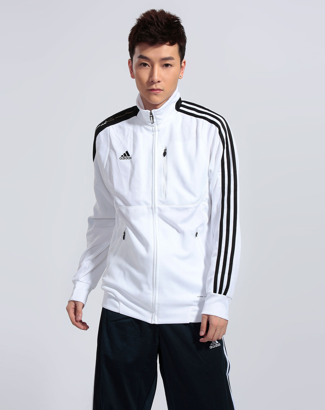 阿迪达斯adidas男款白色拉链长袖<em>运动外套</em>E1