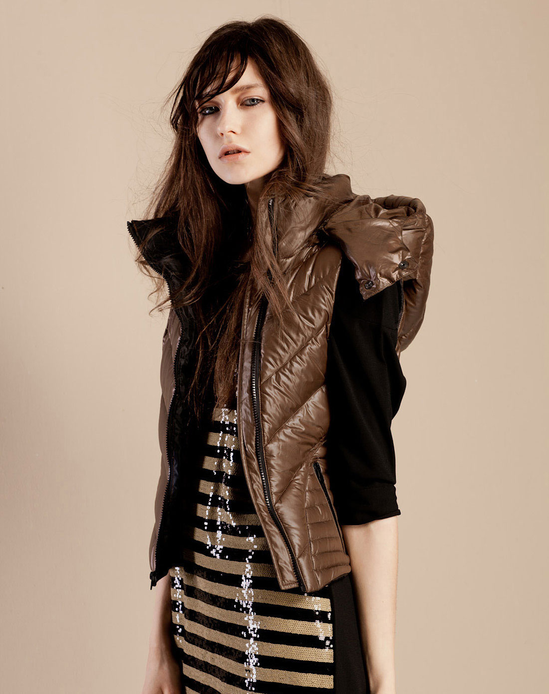 IDOLE驼色绅士风尚可脱卸<em>帽子羽绒马甲</em>GS29