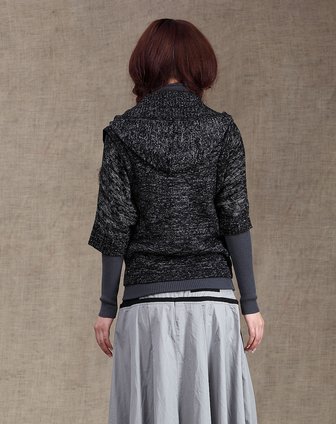 茵曼INMAN<em>黑色</em>时尚<em>连帽</em>七分袖<em>短款毛衣外套</em>