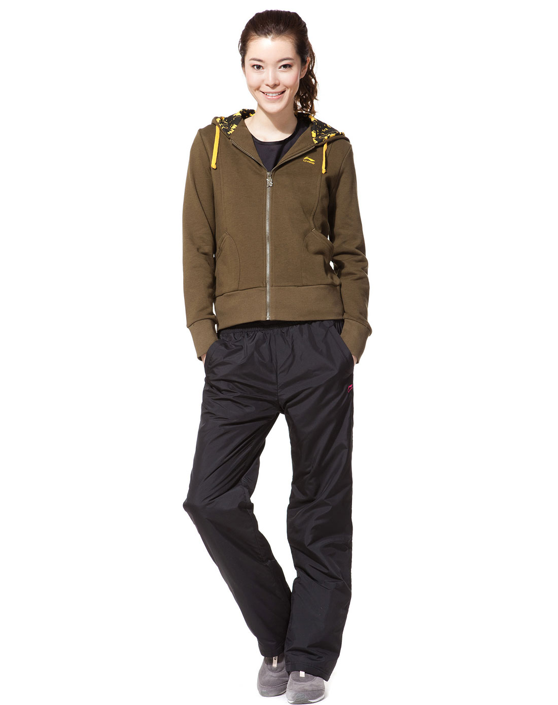 <em>李宁LI-NING</em>男女<em>李宁</em>军事<em>绿色</em>运动生活系列女