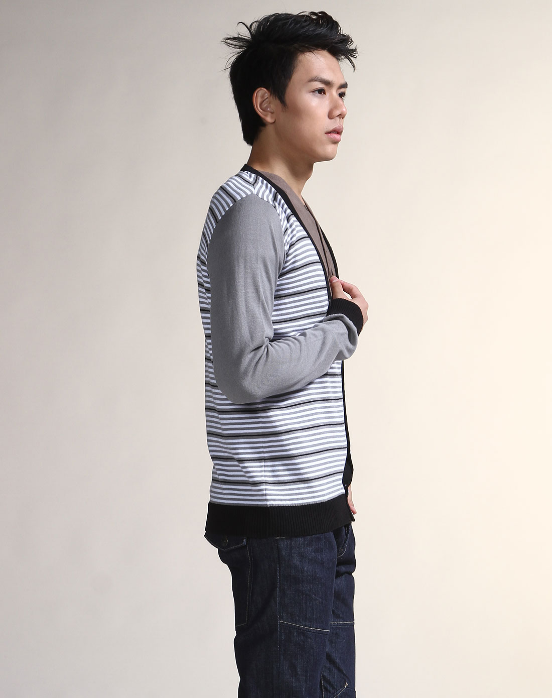 乐都特LA REDOUTE<em>白灰色</em>条纹长袖<em>针织开衫</em>