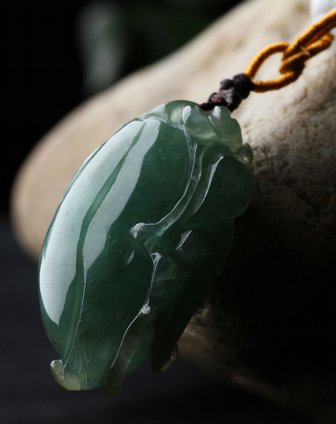 伟德国际翡翠和玉的区别 翡翠和玉的不同