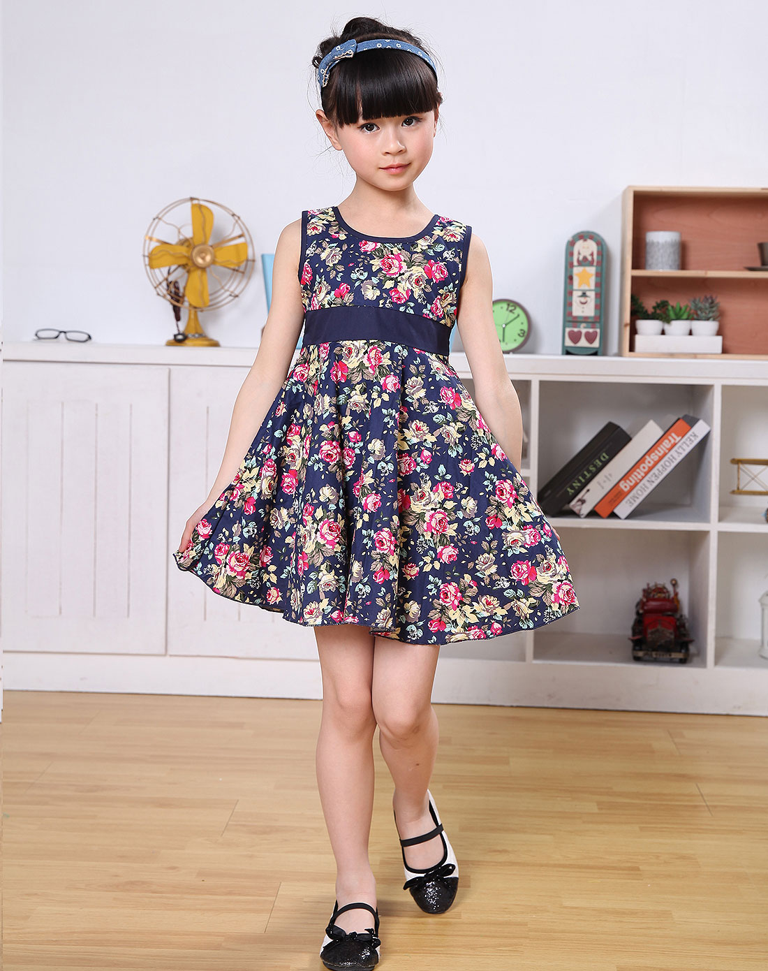<em>艾伊宝</em>Aiyibao男女童<em>女童</em>上青底碎花<em>连衣裙</em>13