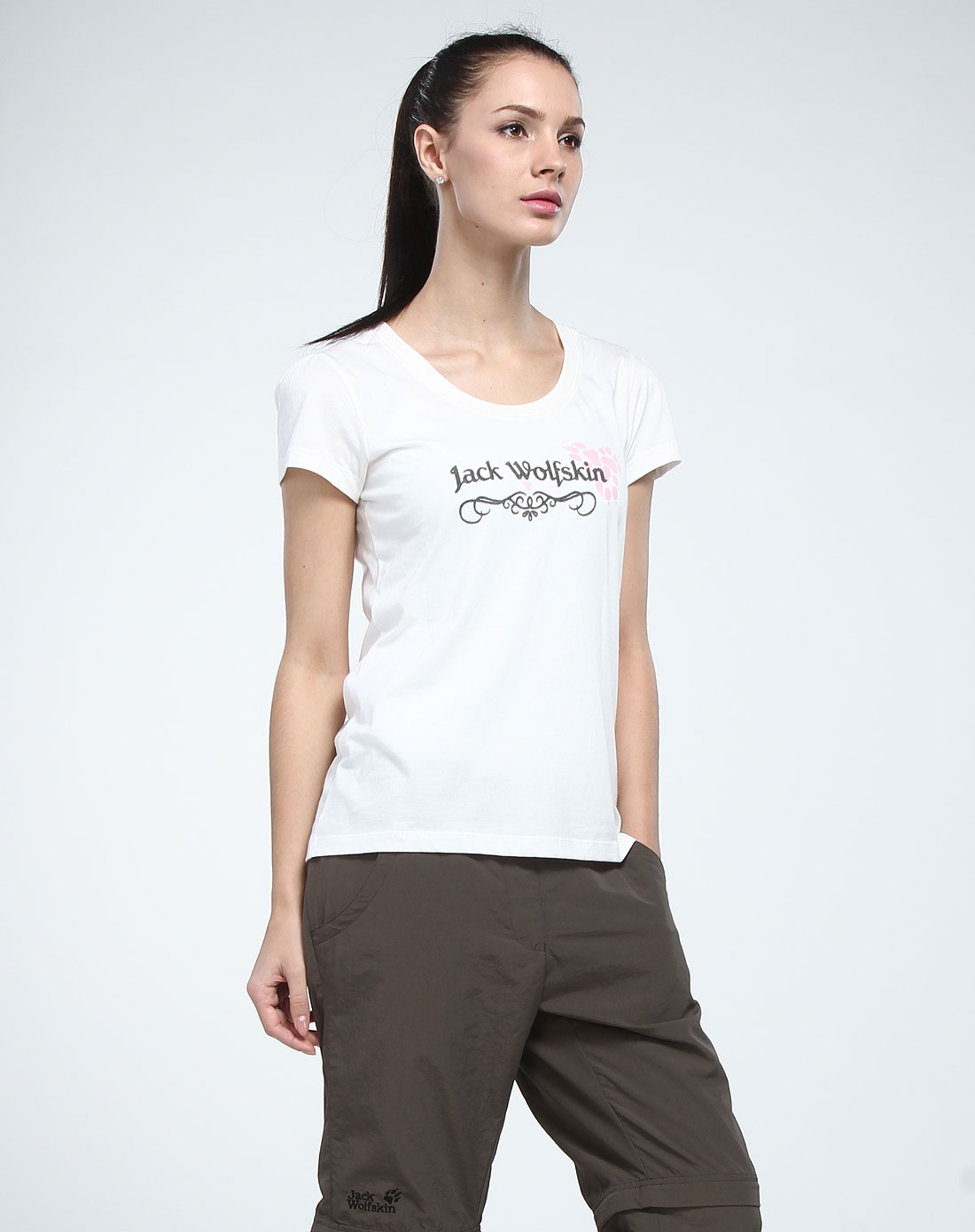 狼爪<em>JackWolfskin</em>户外男<em>女装</em>女款乳白色修身短