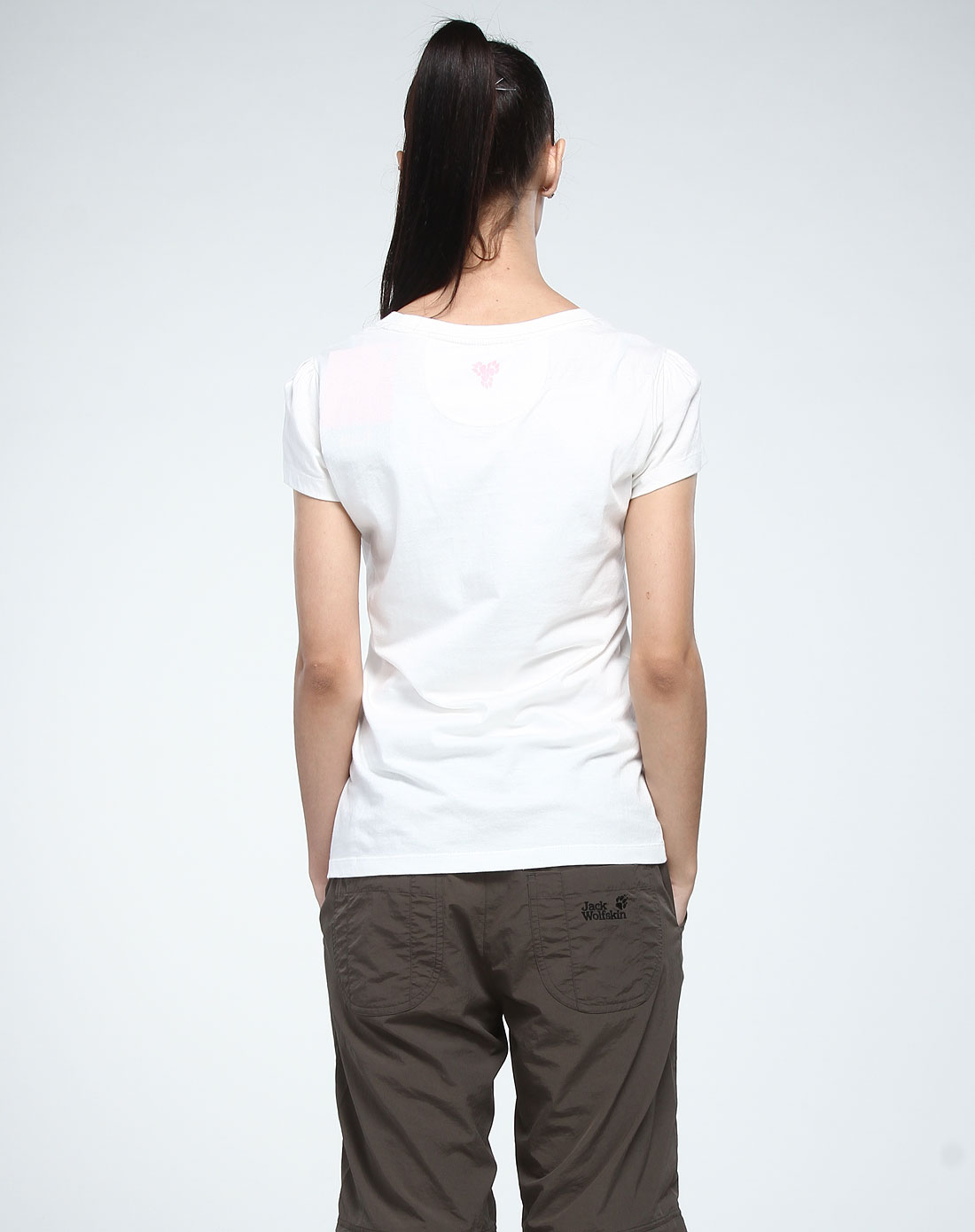 狼爪<em>JackWolfskin</em>户外男<em>女装</em>女款乳白色修身短