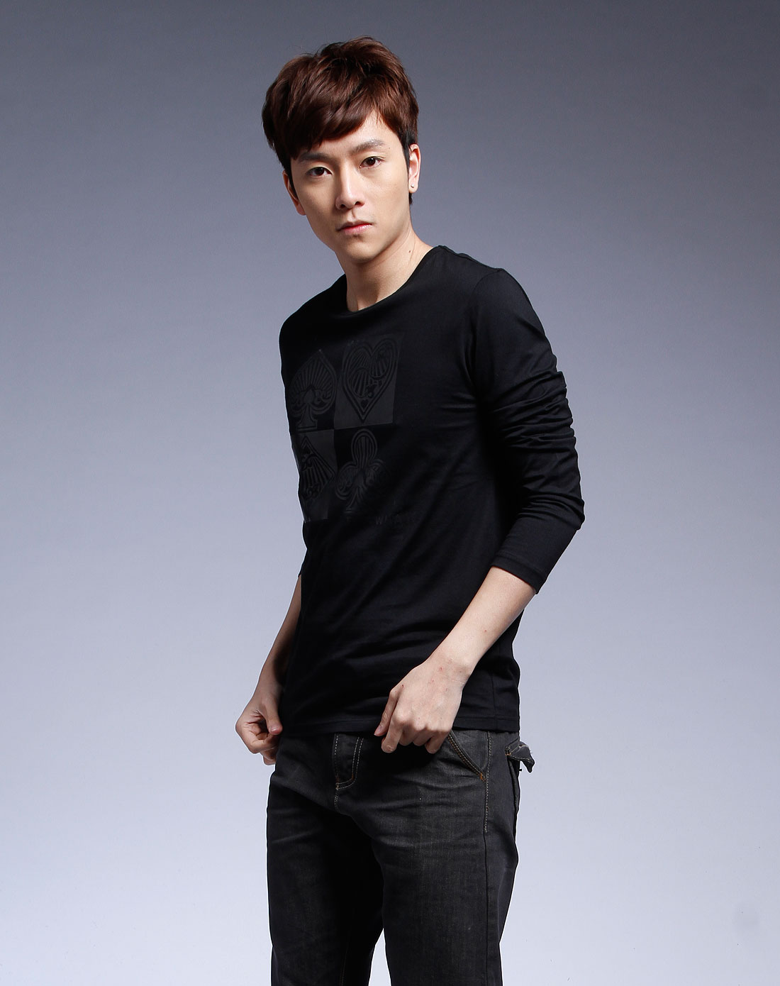 马克华菲mark fairwhale 黑色印图休闲长袖t恤