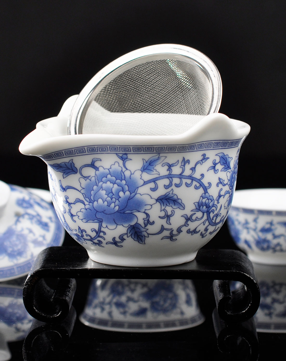 8头白瓷青花茶具