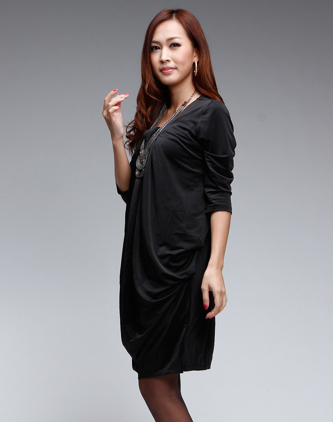 斯尔丽女装黑色圆机针织连衣裙