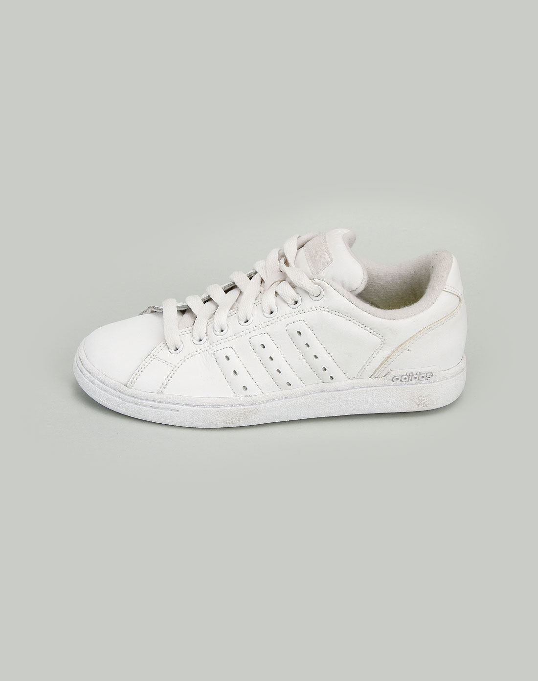 阿迪达斯adidas-女装专场女款白色板鞋