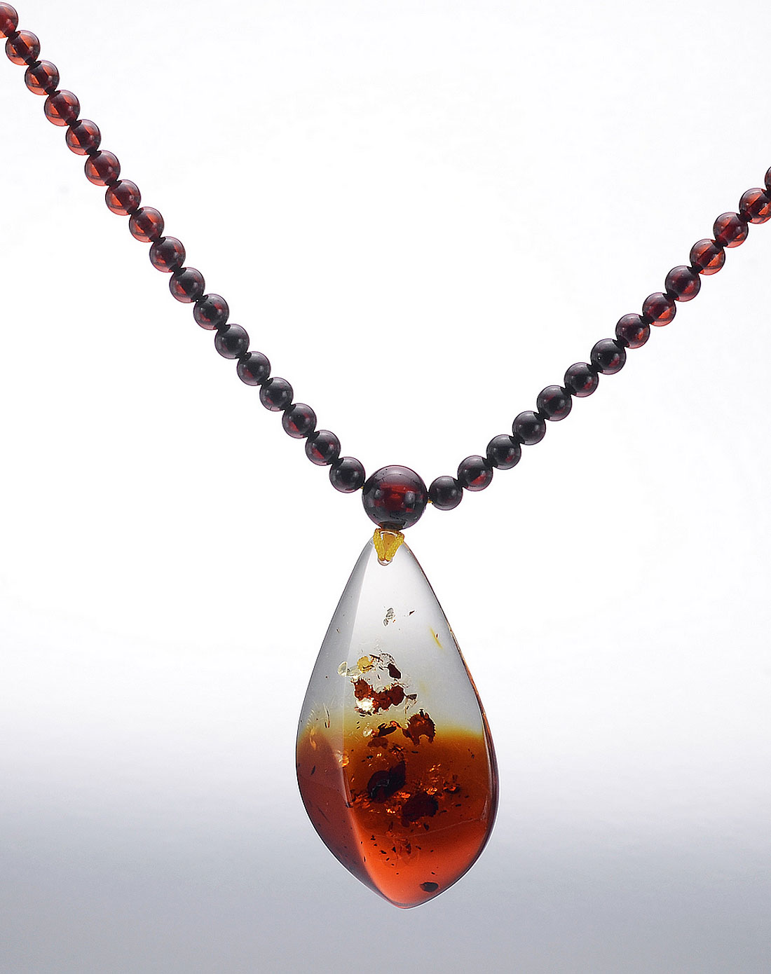 >> 中性褐红色/浅黄色天然琥珀吊坠-双色坠