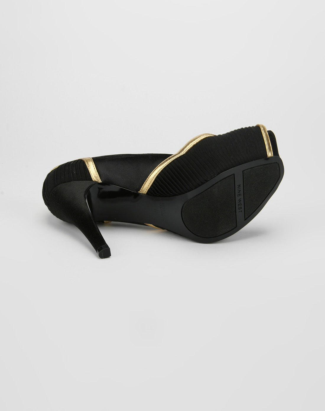 玖熙nine west黑/金色布面鱼嘴高跟鞋fb