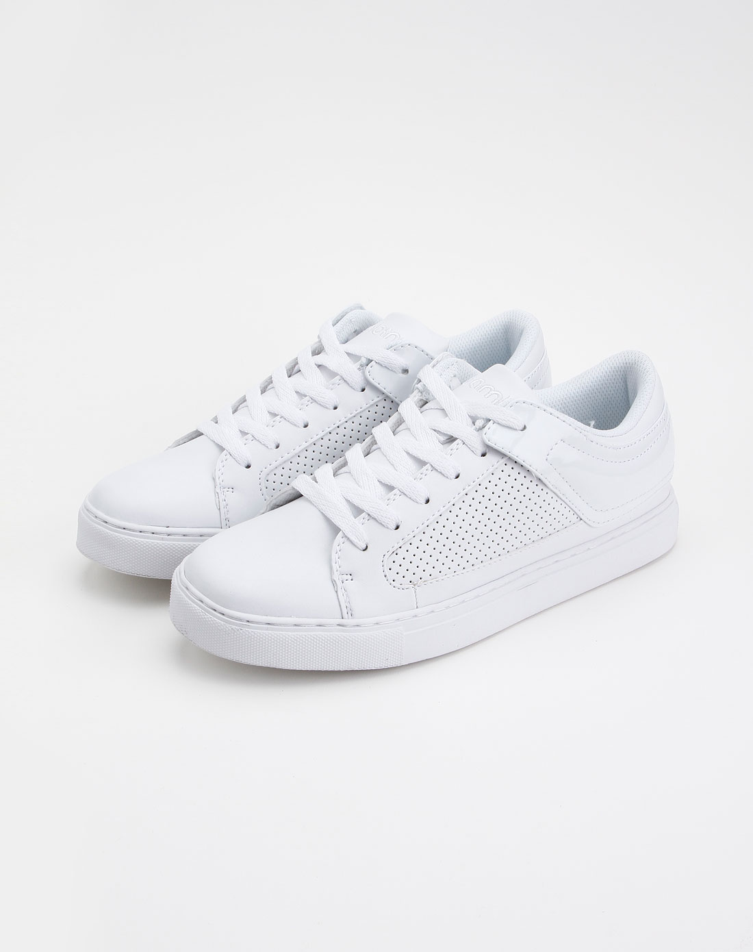 纯真传说bambini男装专场白色绑带休闲旅游鞋