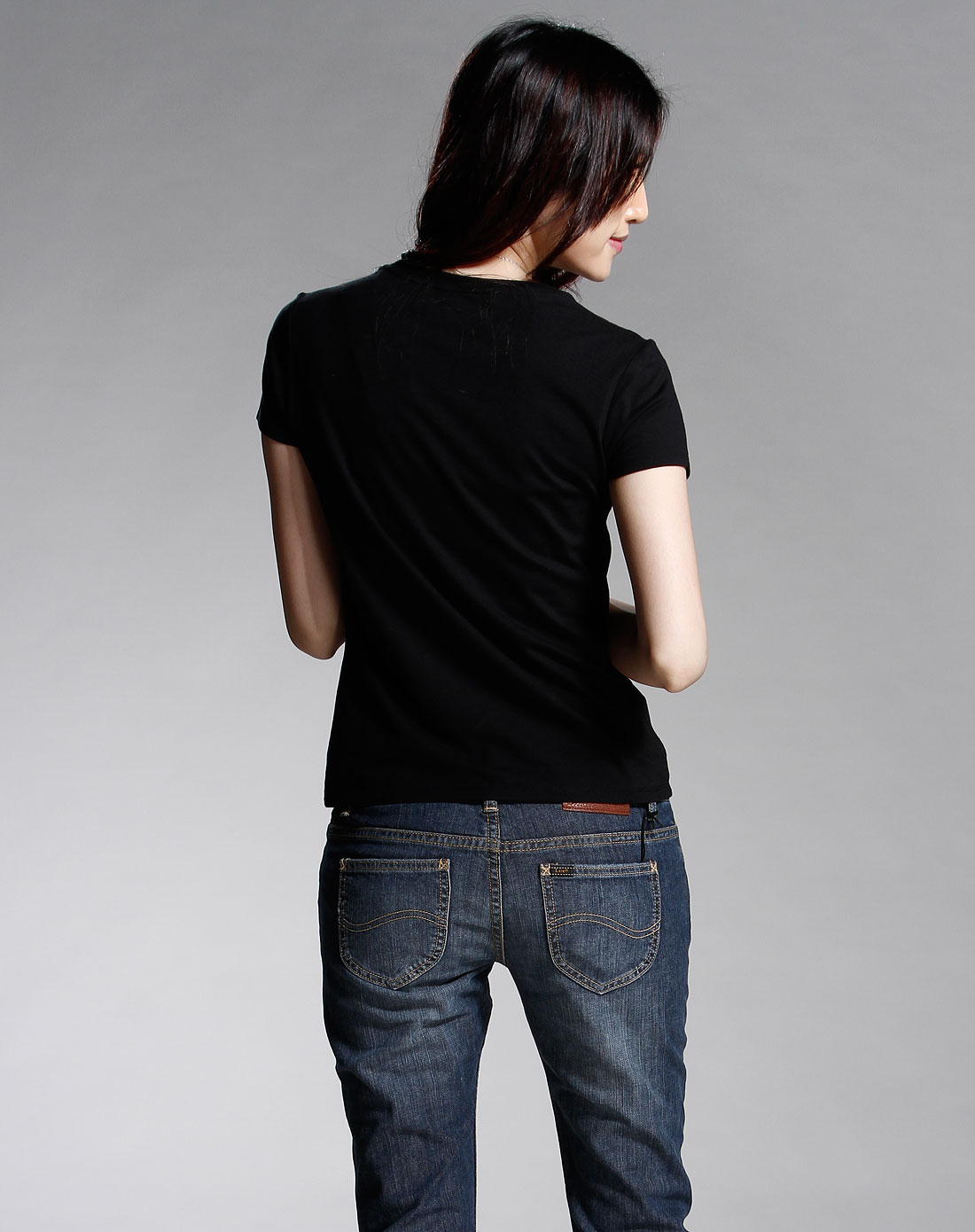 lee女装专场黑色圆领烫钻短袖针织衫