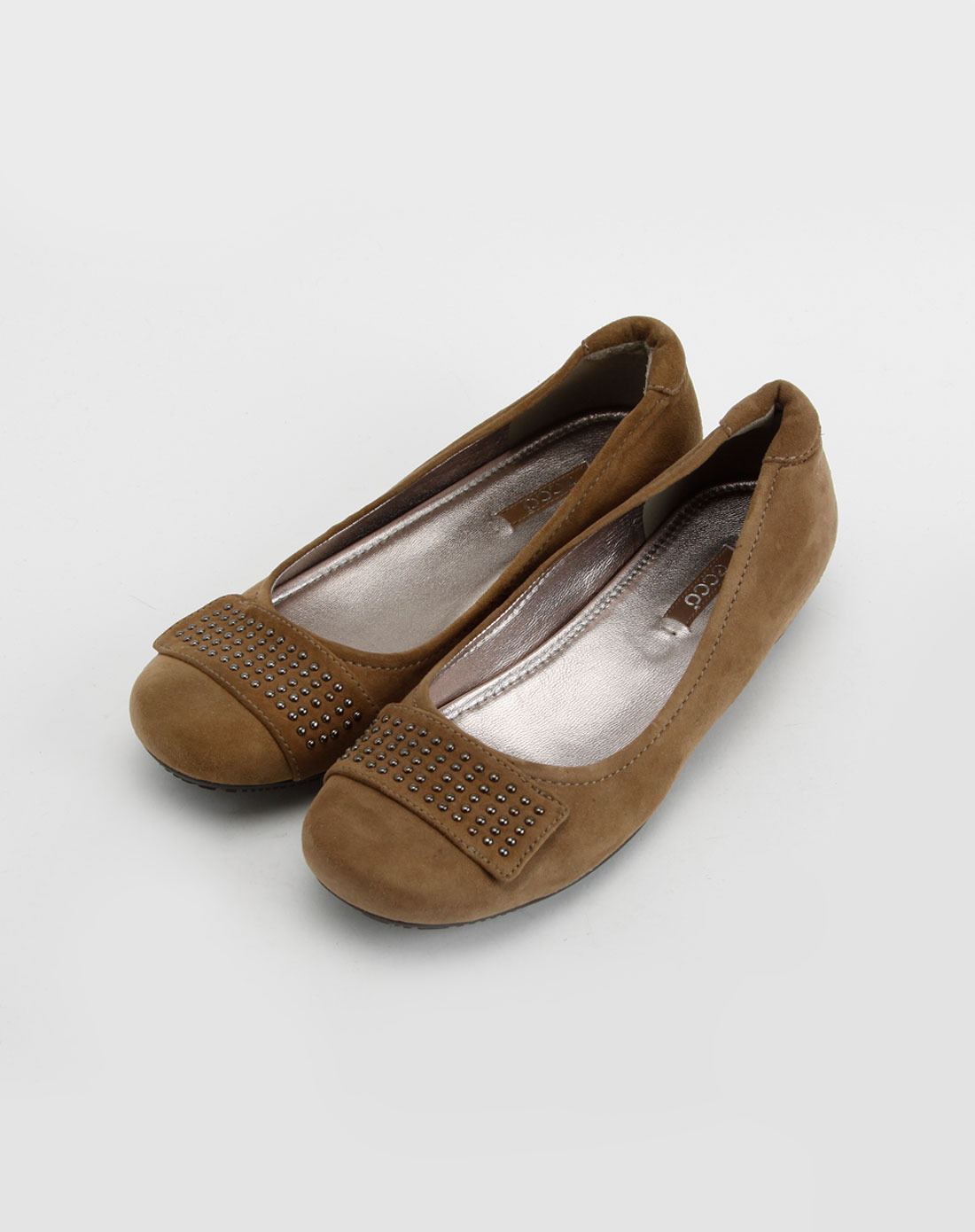 爱步ecco女款轻盈步伐系列卡其色钉珠鞋