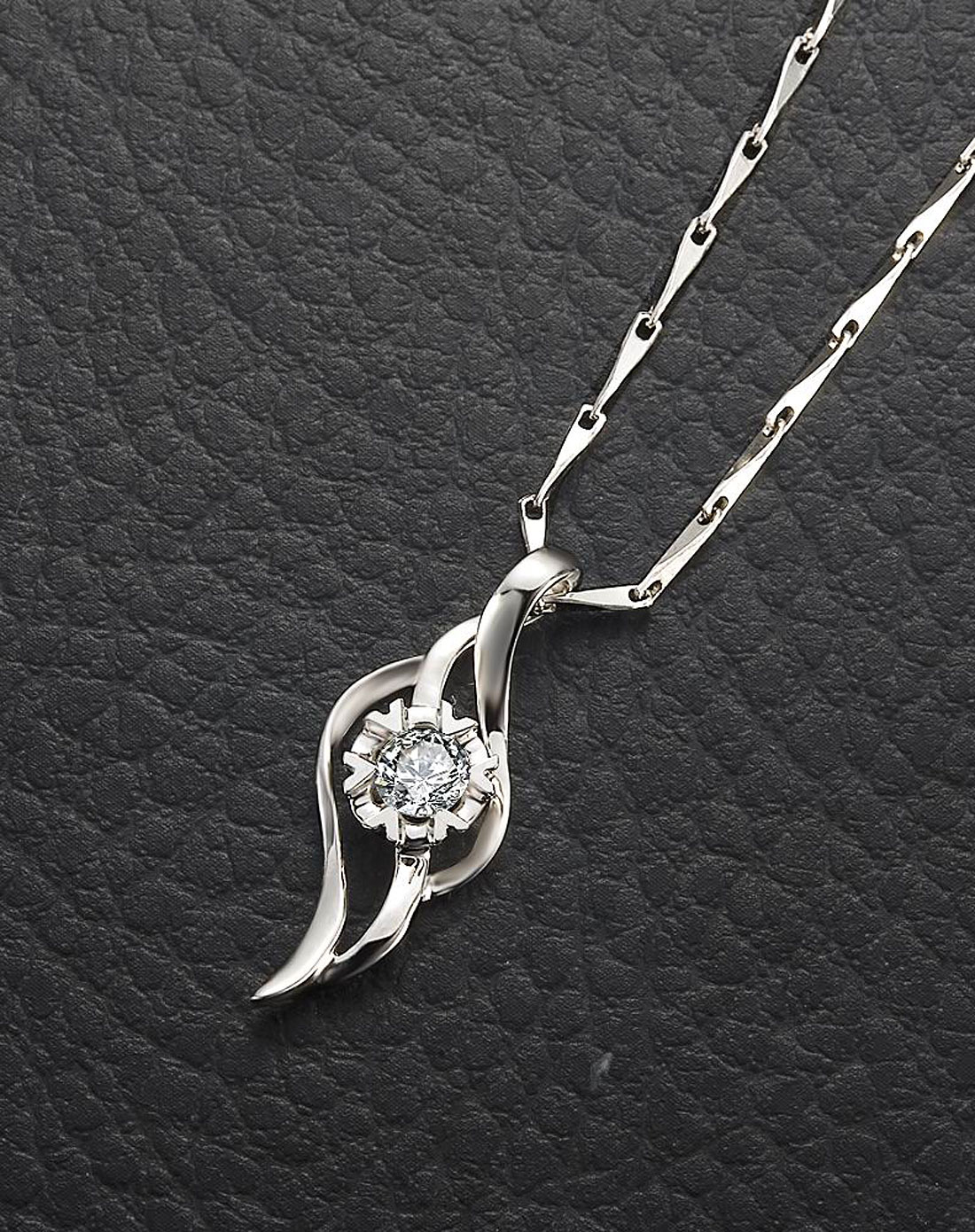 爱度doido18k白金钻石吊坠-秋水伊人