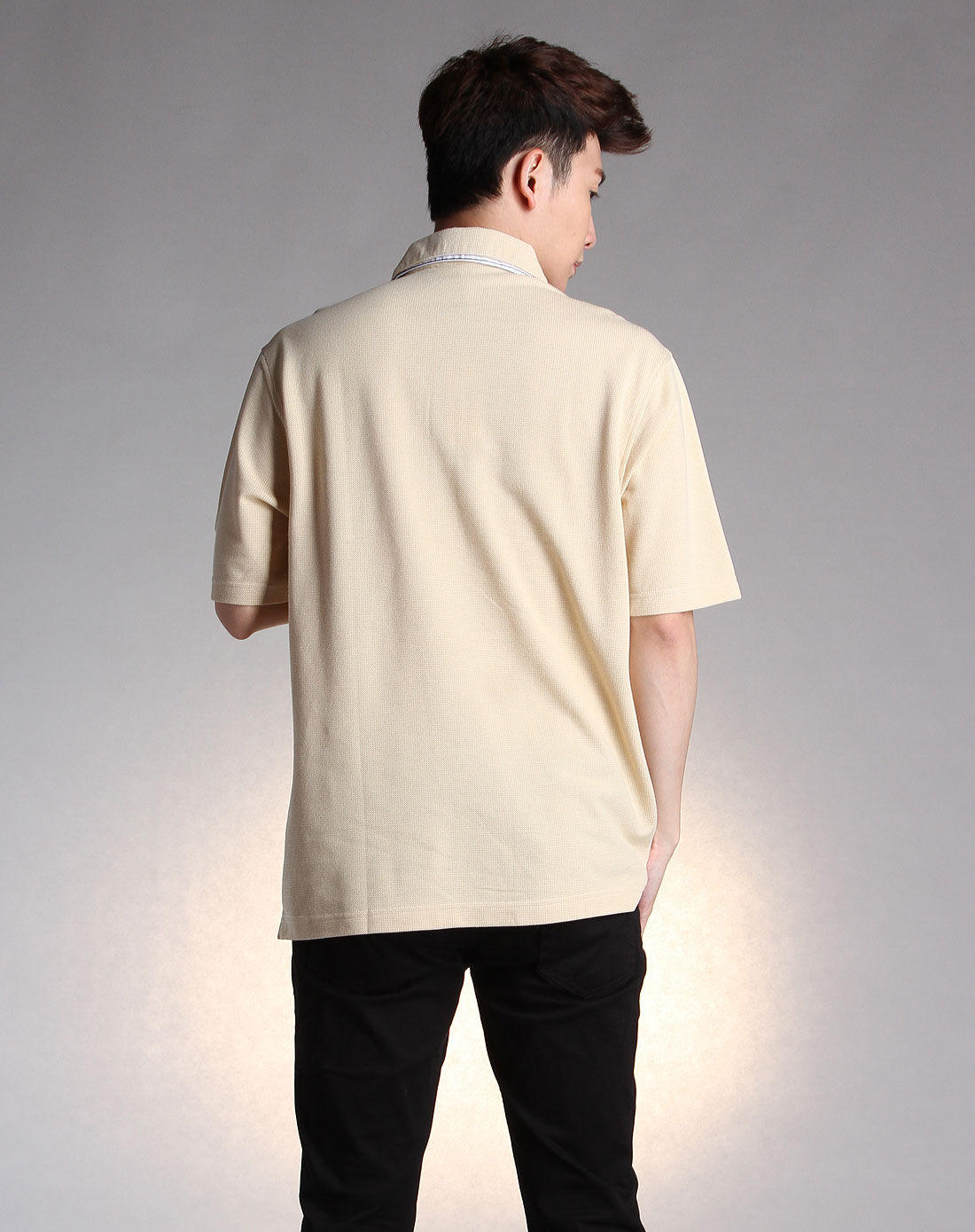 米色休闲短袖t恤