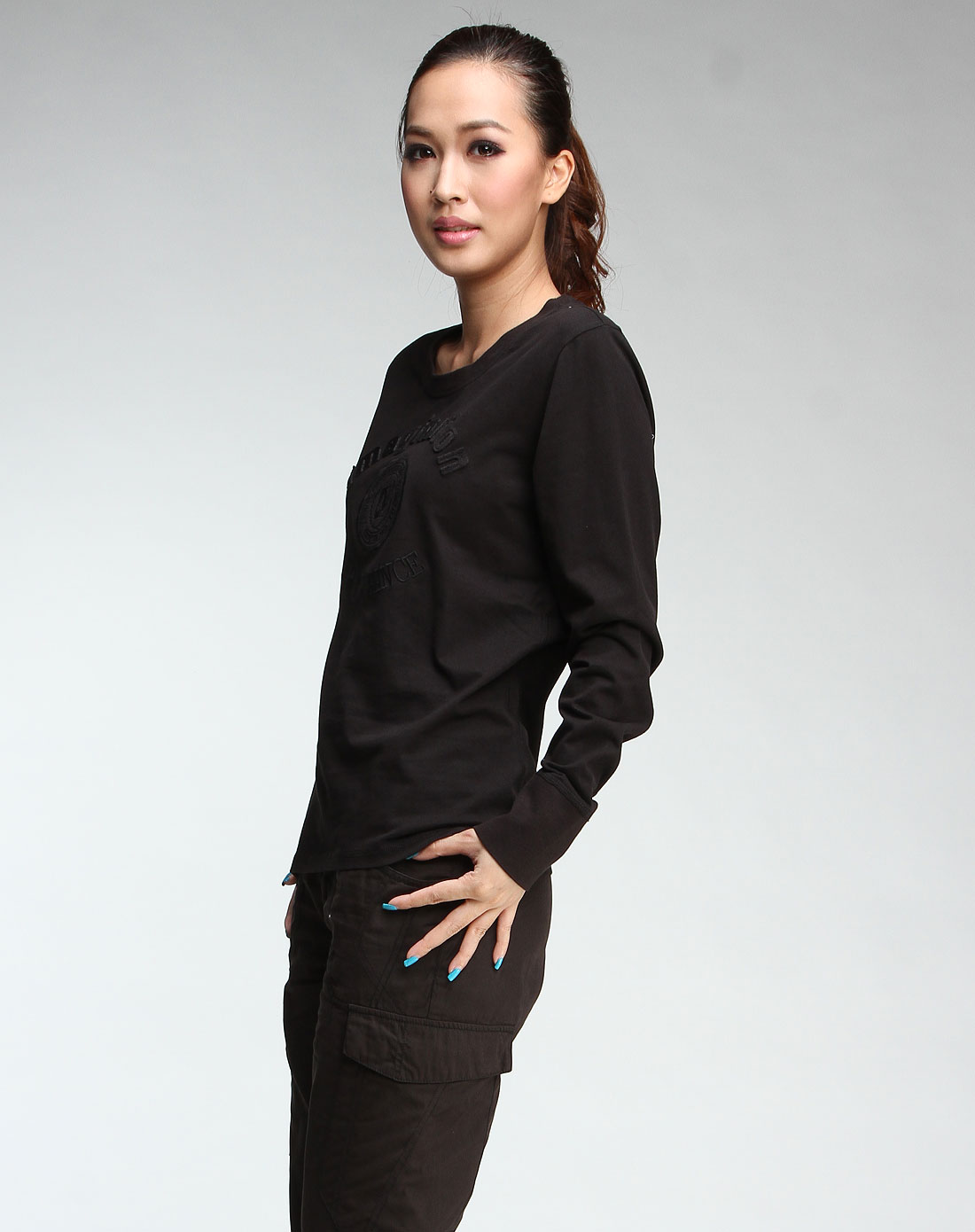 圣弗莱sevlae女装专场女装黑色圆领长袖t恤