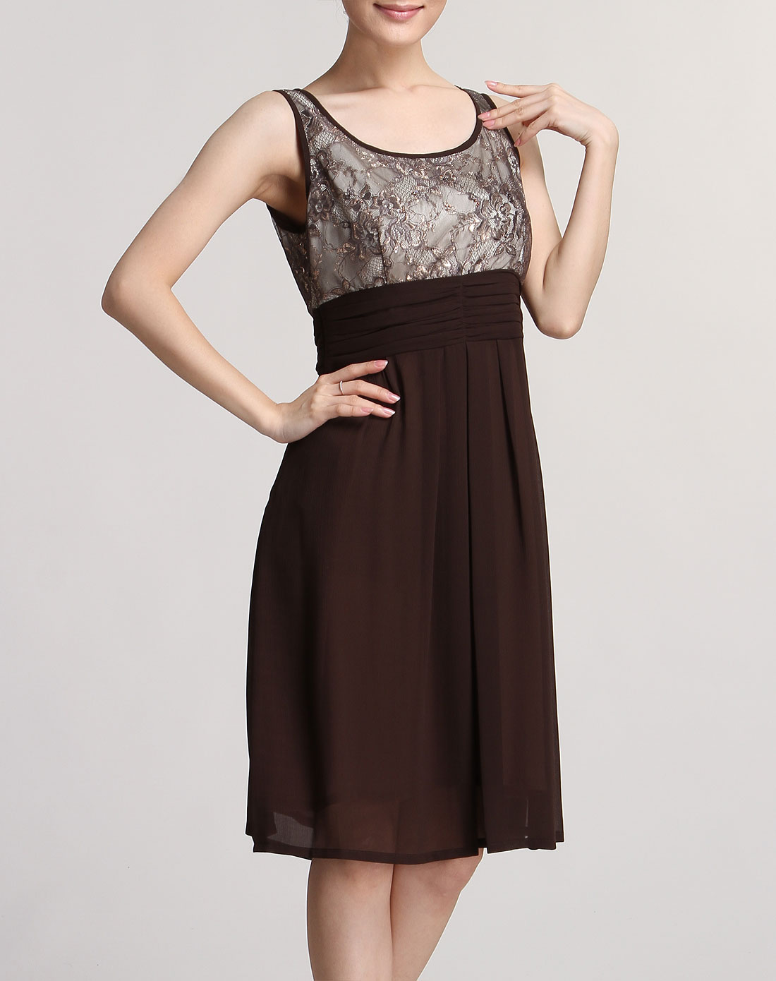 应大yingdak女装专场女款深咖连衣裙