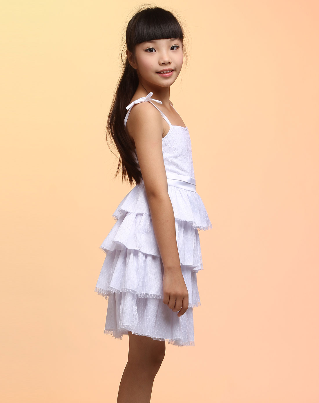 女童白色梭织吊带连衣裙