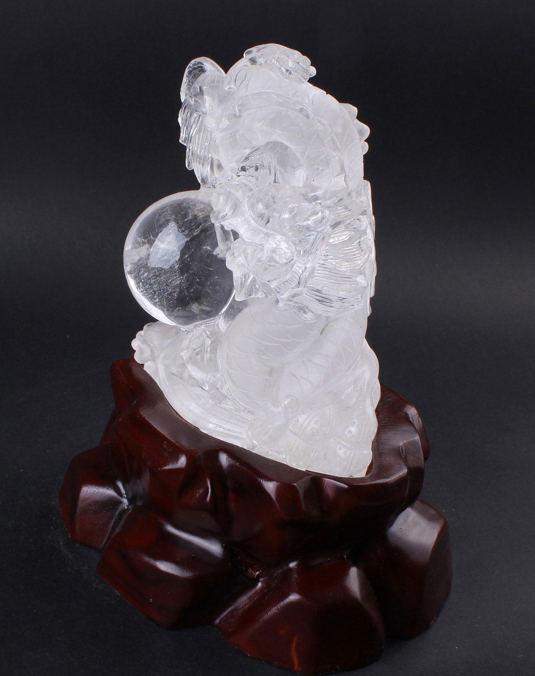 凝萃坊天然白水晶摆件-龙戏珠(附鉴定证书)