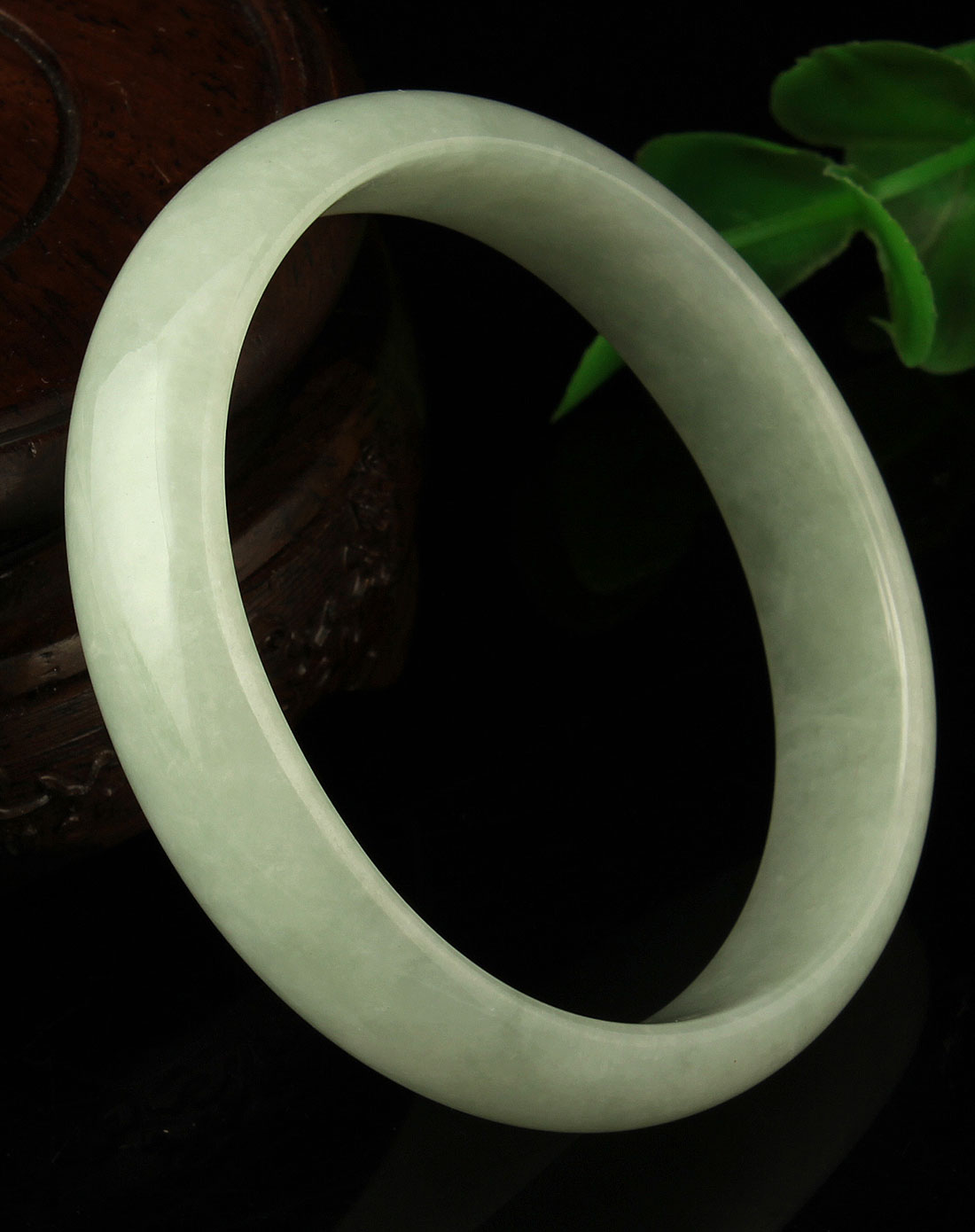 凝萃坊rare贵重专场天然豆青种翡翠贵妃镯02