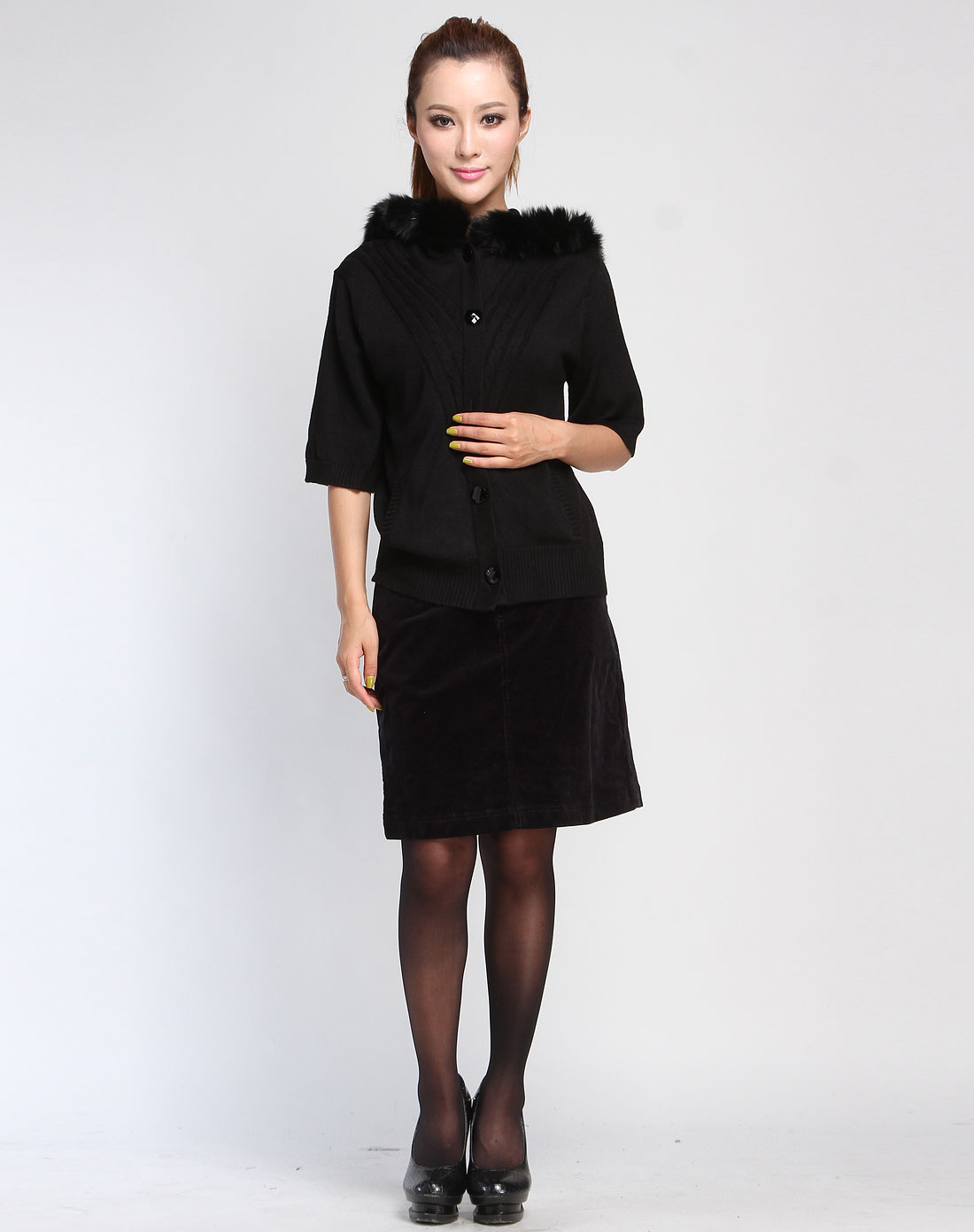 爵克jaket女装专场-黑色连帽时尚中袖针织衫