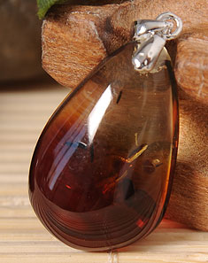 天女散花天然琥珀红花珀水滴吊坠(附珠宝鉴定证书)