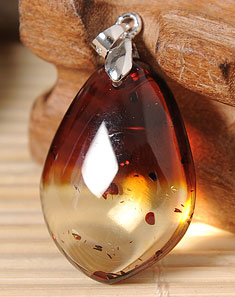 天女散花天然琥珀红花珀水滴吊坠(附珠宝鉴定证书)