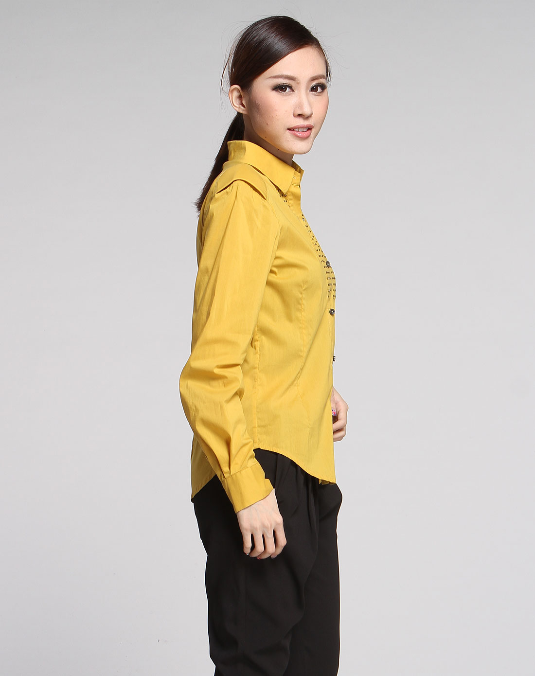 [ 非东 ] 赭黄色翻领铆钉长袖衬衫