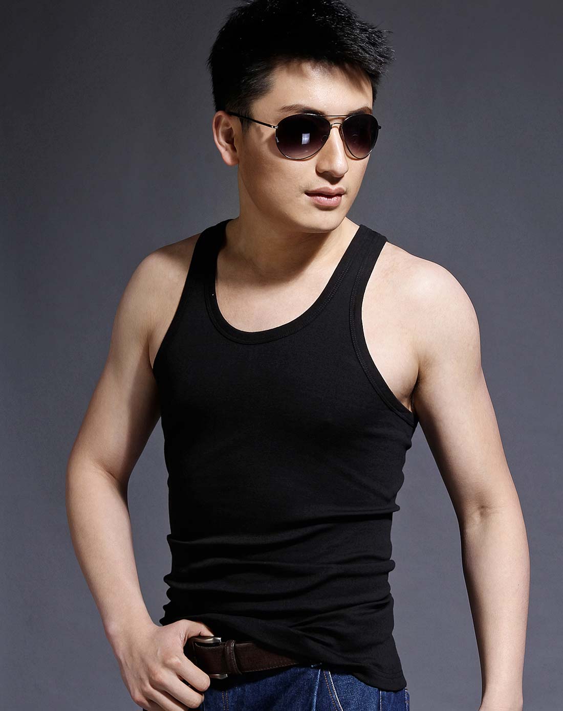 男款黑色修身运动时尚背心