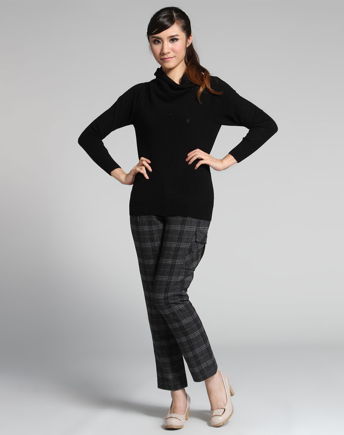 梦特娇montagut男女装混合专场-女款黑羊绒衫