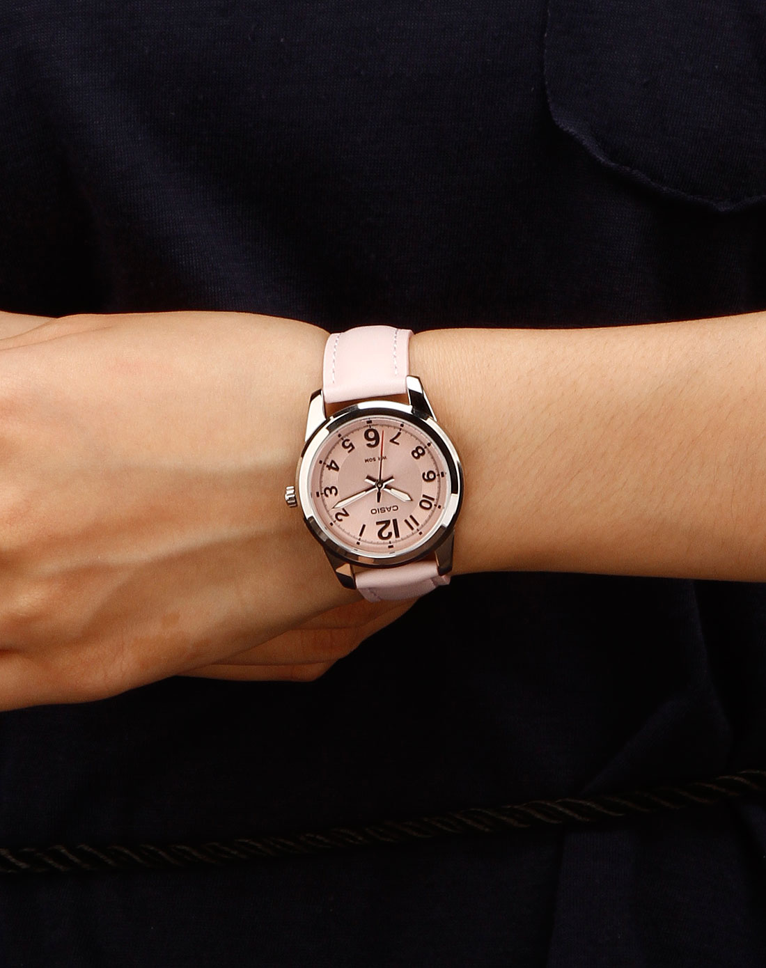卡西欧casio女款粉色皮带粉色表盘石英手表