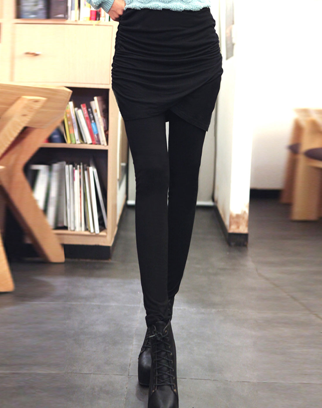 女款黑色修身裙式打底裤