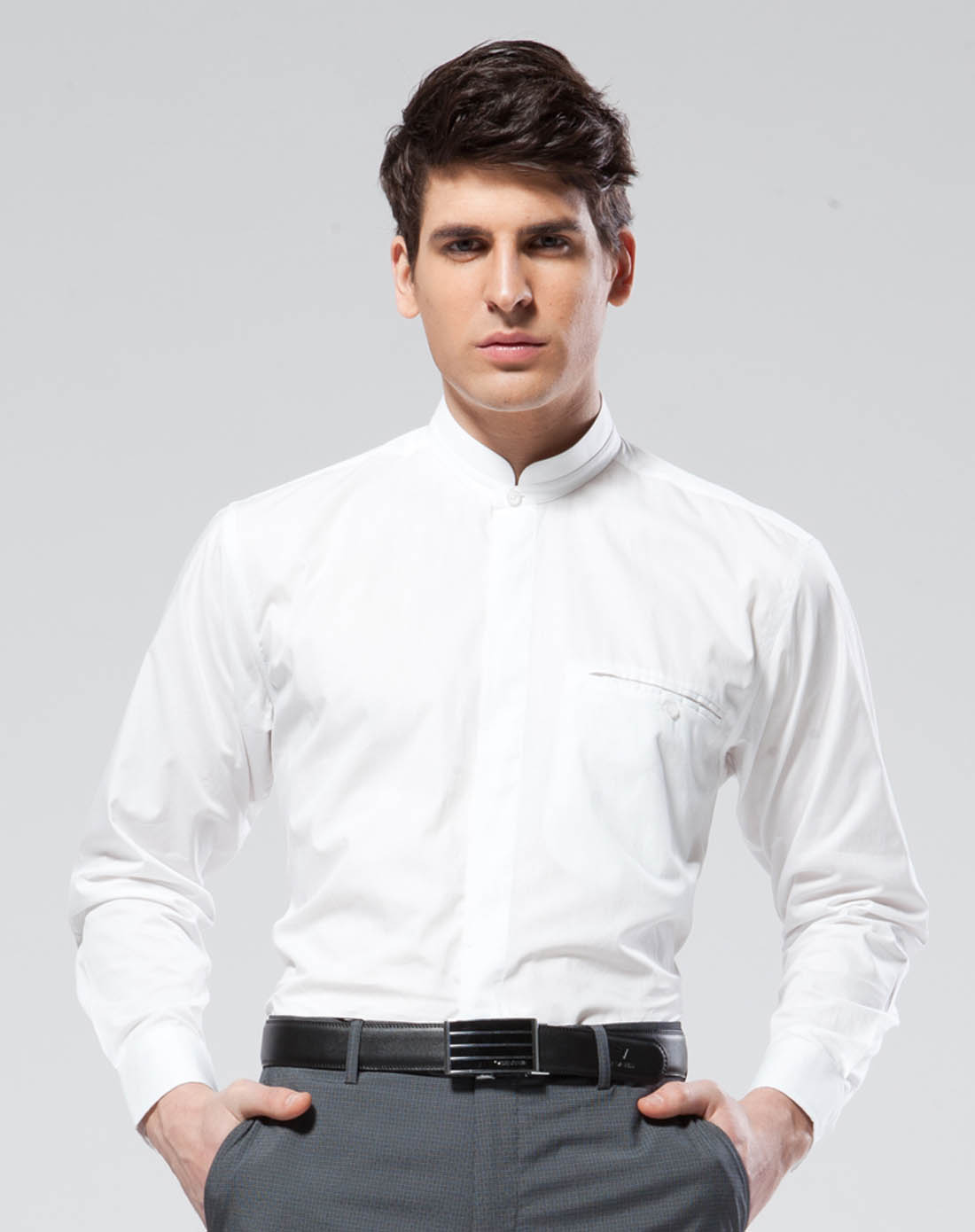 白色立领简约长袖衬衫