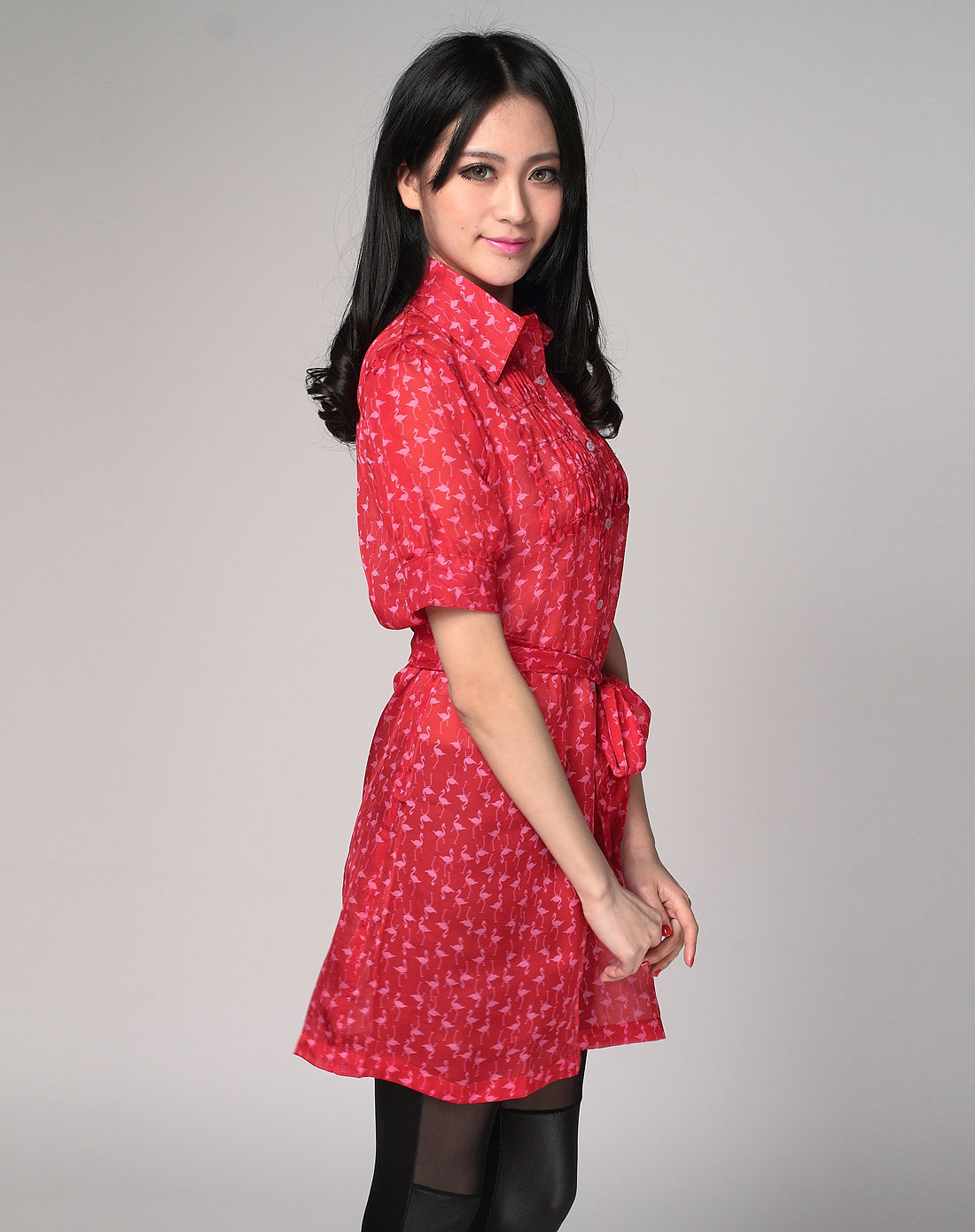 红色印花短袖连衣裙