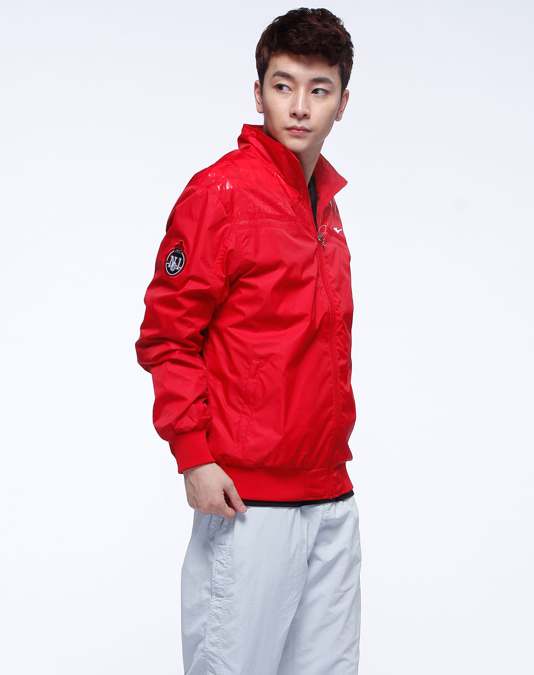 鸿星尔克erke男装专场-红色烫图拉链长袖外套