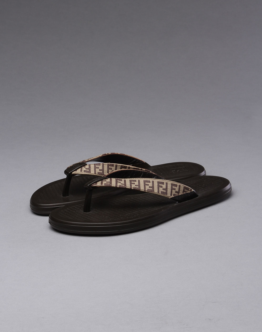 GUCCI-7Y0619GD8ABB-1.jpg
