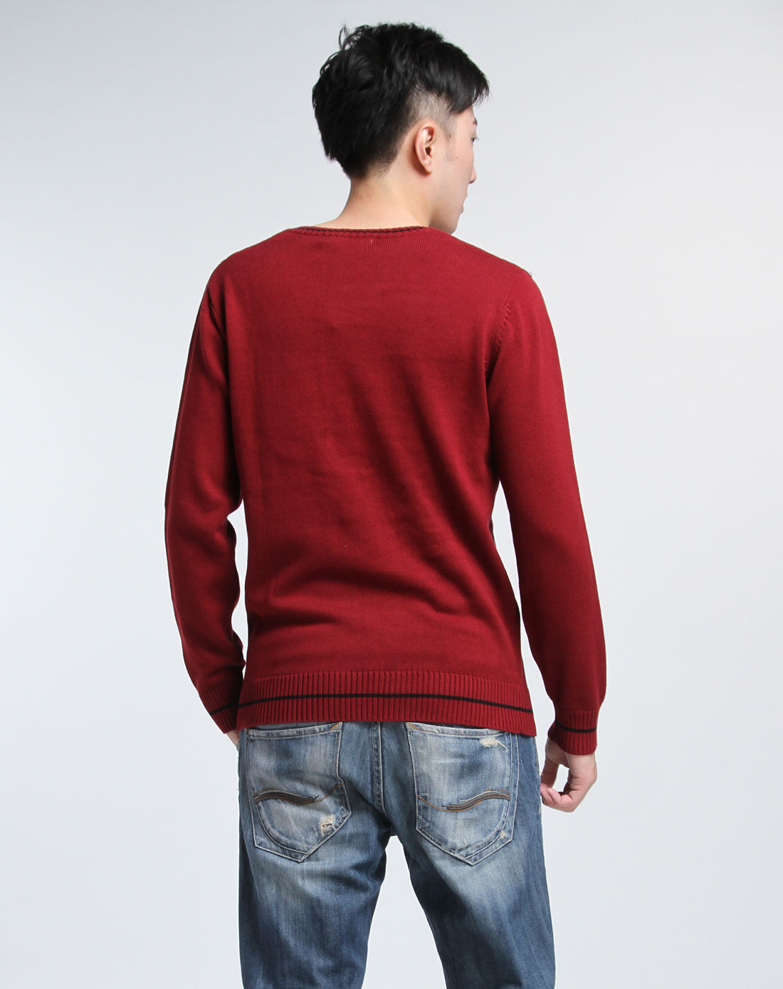 东方骆驼男男款朱红色时尚v领长袖毛衣