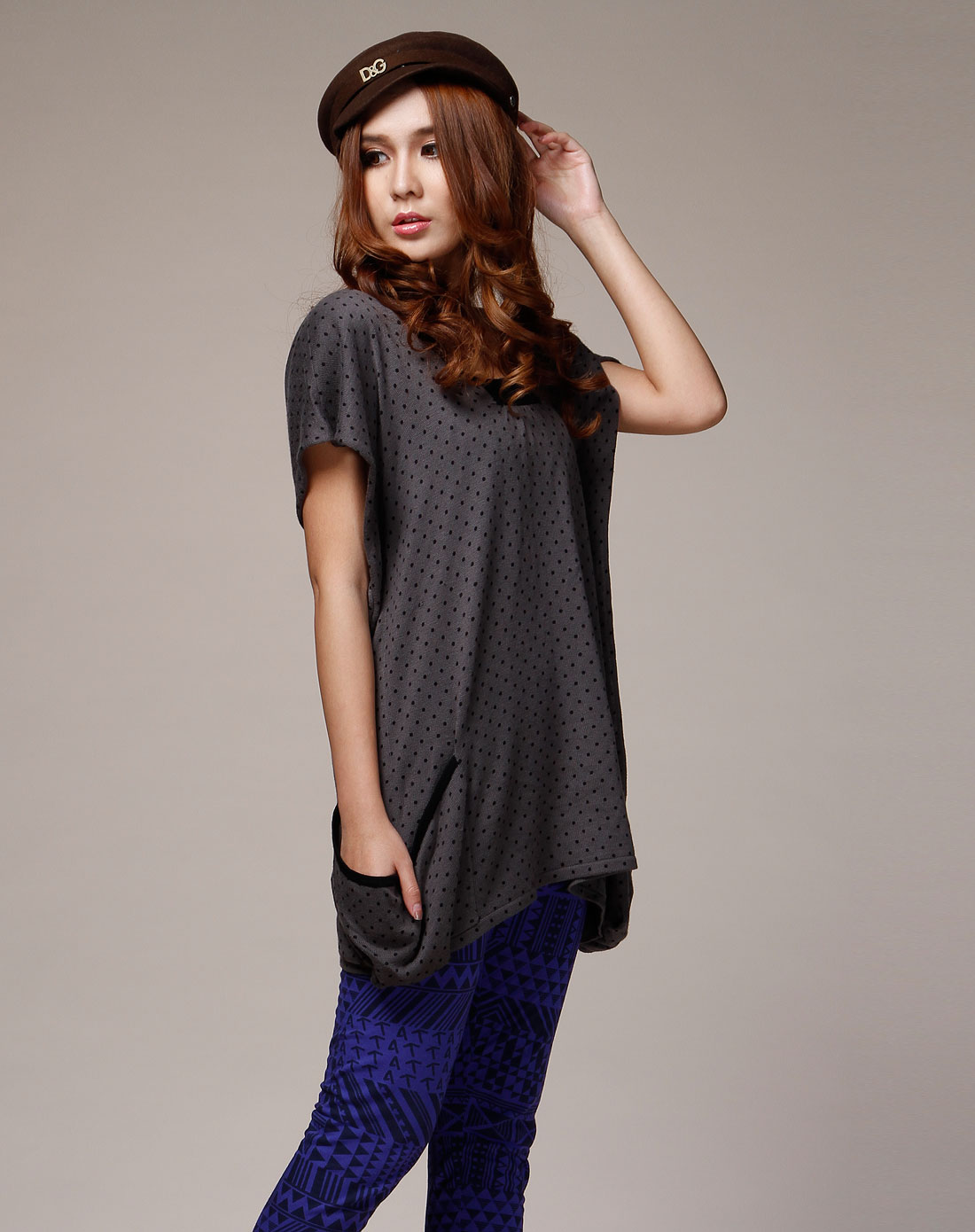 水虹baleno:attitude石墨灰色圆点短袖针织衫